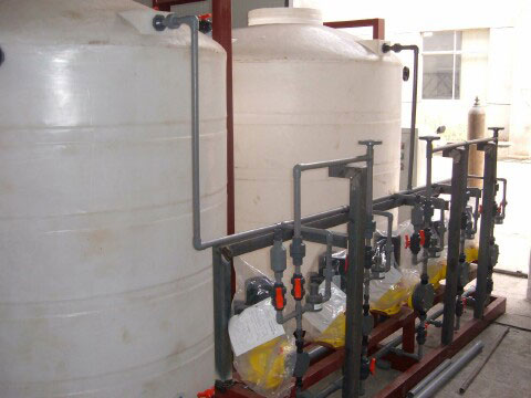 PE桶一体化加药装置成品